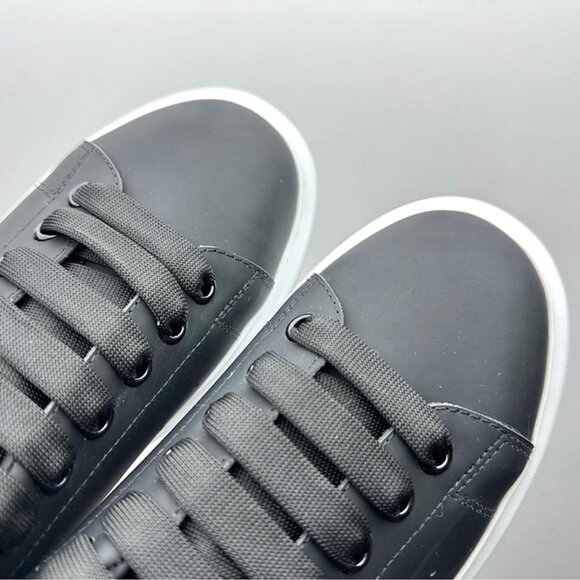 Alexander McQueen Womens Sneakers in Black - Picture 3 of 6